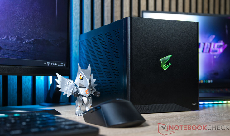 Aorus RTX 5090 AI Kutusu