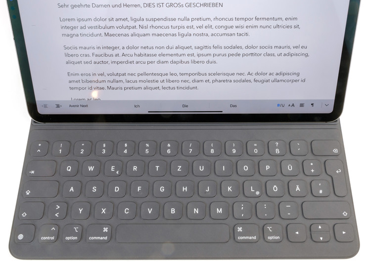 Apple Smart Keyboard Folio'ya bir bakış