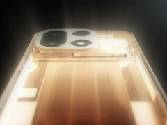 15T, 13T'ye göre yükseltilmiş bir kamera kurulumuna sahip olacak. Resimde: OnePlus 15'in tanıtım videosundan bir kare.