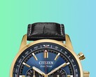 Citizen’ın yeni Racing Chronograph modeli, mavi kadranı altın tonlu kasayla buluşturuyor.