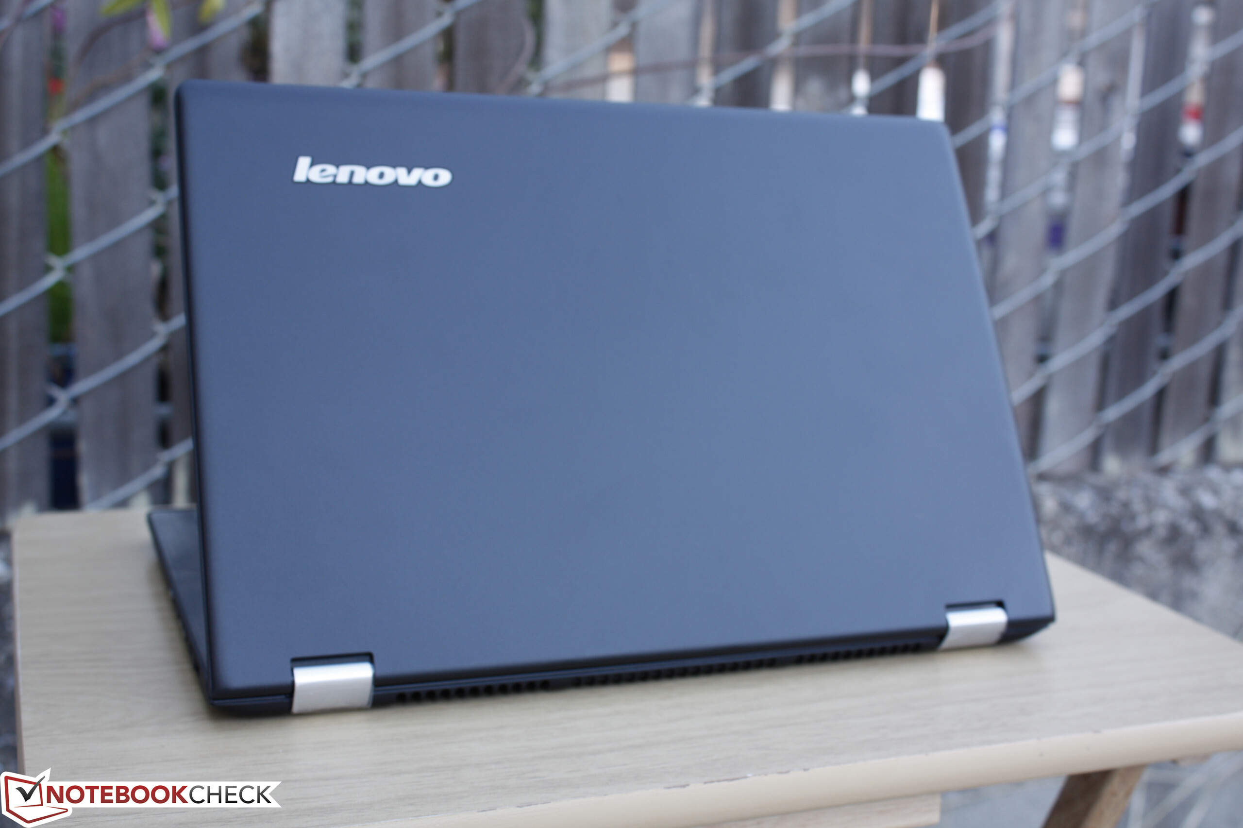 Kısa inceleme: Lenovo Yoga 700 14ISK dönüştürülebilir 