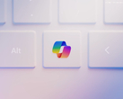 Bir dizüstü bilgisayarda stilize edilmiş bir Microsoft Copilot tuşu.