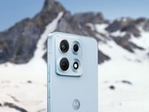 Motorola Edge 70 Max'in açık mavi dahil olmak üzere en az üç farklı renkte satışa sunulması bekleniyor.