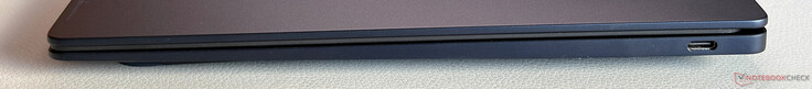Sağ: USB-C 3.2 Gen. 2 (10 Gbps, DisplayPort 1.4, güç aktarımı 3.0)