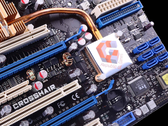 Orijinal Asus ROG Crosshair anakartın bir resmi