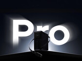 Geri çekilebilir kablolu Nexode Pro 160W, 30 Temmuz 2026'da piyasaya sürülecek. Resimde: hızlı şarj cihazının tanıtım fotoğrafı.