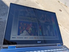 Açık havada doğrudan güneş ışığı altında
