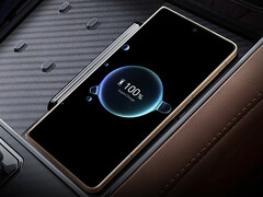 Magic V5 kablosuz olarak 50 W ile şarj olur.