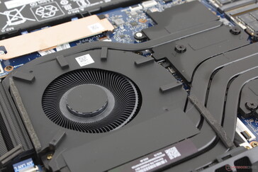 Soğutma çözümü ikiz ~65 mm fan ve dört bakır ısı borusundan oluşur