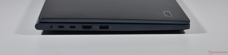 sol: şarj bağlantı noktası, 2x USB4, HDMI, USB A 3.2 Gen 1