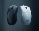 Razer Viper V4 Pro kablosuz oyun faresi siyah ve beyaz renklerde gösterildi