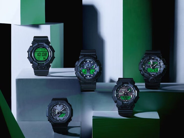 Casio G-Shock Siyah ve Elektro Yeşil saatler