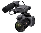 Sony FX5 (ILME-FX5), harici mikrofonların ve aksesuarların takılması için bir XLR tutacağıyla birlikte gelir.