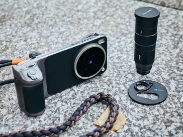 Grip Kit ve telekonvertör ile X300 Pro (görüntü kaynağı: Alex Wätzel)