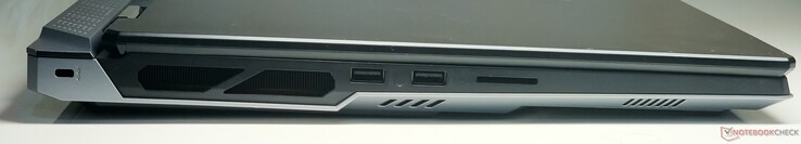 Sol: Kensington kilidi, 2x USB 3.2 Gen2 Tip-A, SD kart okuyucu