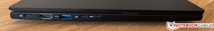 Sol: USB-C 3.2 Gen 2 (10 GBit/s, DisplayPort ALT modu 1.4a, Güç Dağıtımı), HDMI 2.0, USB-A 3.2 Gen 1 (5 GBit/s), USB-C 3.2 Gen 2 (10 GBit/s, DisplayPort ALT modu 1.4a)