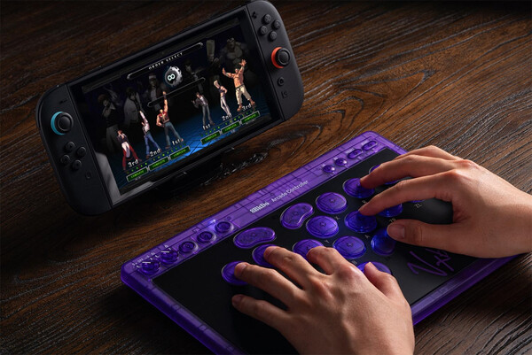 8BitDo Arcade Controller Transparent Purple Edition, Nintendo Switch 2 ile uyumludur. (Resim kaynağı: Nintendo)