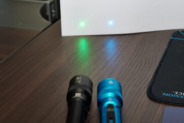 İki lazer karşılaştırıldı, ancak 3R versiyonunda