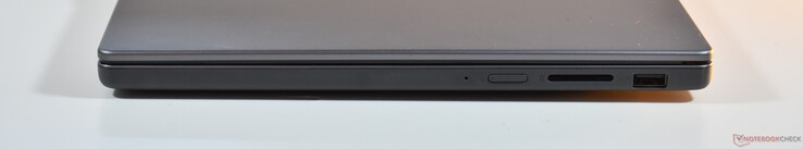 doğru: SD kart okuyucu, USB-A 3.2 Gen 1