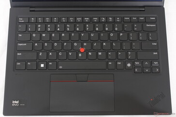 Tanıdık ThinkPad klavye düzeni, ancak İşlev tuşlarında küçük simge değişiklikleri