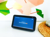 Fotoğraftaki Amazon Echo Show, yakında Apple'ın rekabetiyle karşı karşıya kalacak.