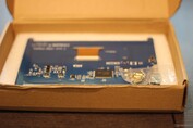 Gerçek ekran bir PCB olarak gelir