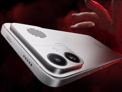 Redmi K90 Max Çin'de yaklaşık 513 dolardan başlıyor. Resimde: telefonun arka tasarımını gösteren bir tanıtım resmi.