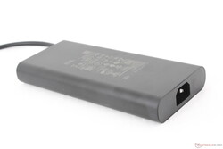 360 W GaN AC adaptörü