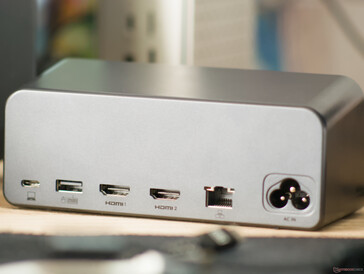 MOKiN 13'ü 1 arada USB-C bağlantı istasyonunun arka bağlantı noktaları boş