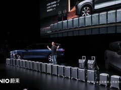 Resimdeki Nio 5 koltuklu ES8 SUV