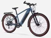 Yeni Decathlon Rockrider E-EXPL 100 LTD arazi tipi e-bisikletten bir görüntü.