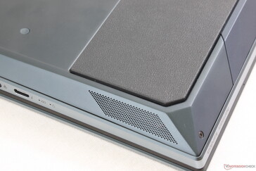 Rubberized pad along the bottom of the front edge is a nice luxurious touch