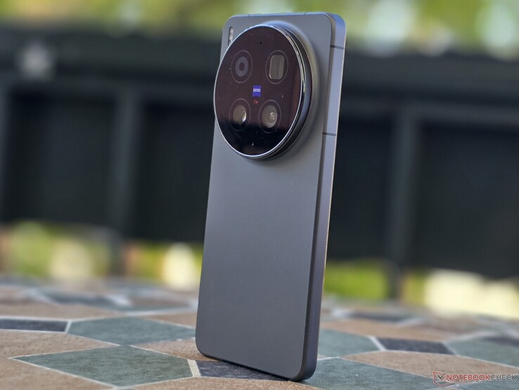 Vivo X300 Ultra incelemede