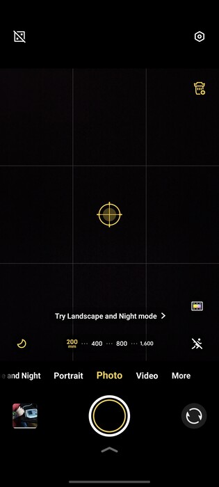 Sarı renkle vurgulanmışsa, 200 mm ila 1600 mm odak uzaklığına sahip tele dönüştürücü modu etkindir.