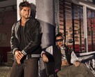 Jason ve Lucia, Sara’nın Unisex Salon’undan aldıkları kıyafetleri giymişler.