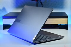 Bu 14 inçlik Lenovo dizüstü bilgisayar, 32 GB RAM’e sahip bilgisayarların ne kadar pahalı hale geldiğini gösteriyor
