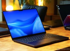 AppleUzun süredir söylentileri dolaşan dokunmatik ekranlı MacBook'un, M7 yerine M5 Pro ve M5 Max yongalarıyla piyasaya çıkacağı bildiriliyor.