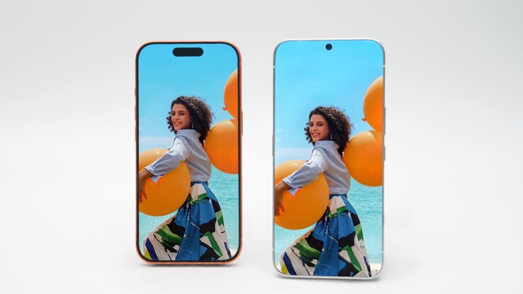 Tecno Randlos-Phone, görünüşe göre bir iPhone 17 Pro olan geleneksel bir akıllı telefonla karşılaştırılmıştır.