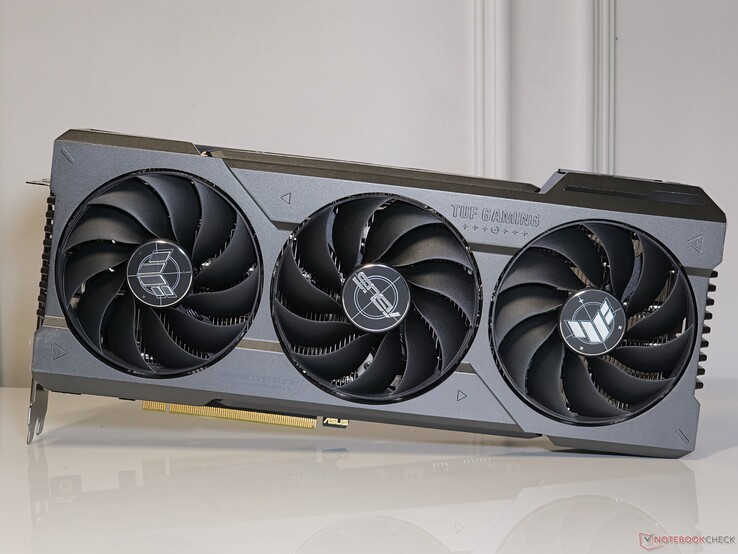 Asus TUF Gaming GeForce RTX 4070 Ti Süper: Ön