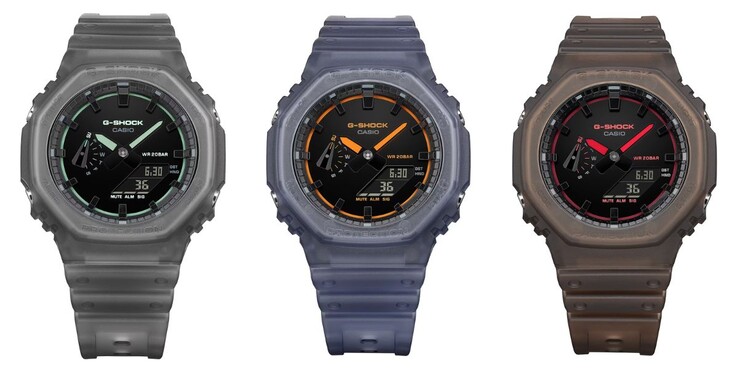 Soldan sağa: Casio G-Shock GA2100K-1A, GA2100K-2A ve GA2100K-5A saatleri.