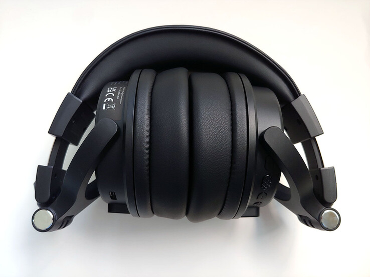 Tamamen katlanmış. (Resim kaynağı: Notebookcheck)