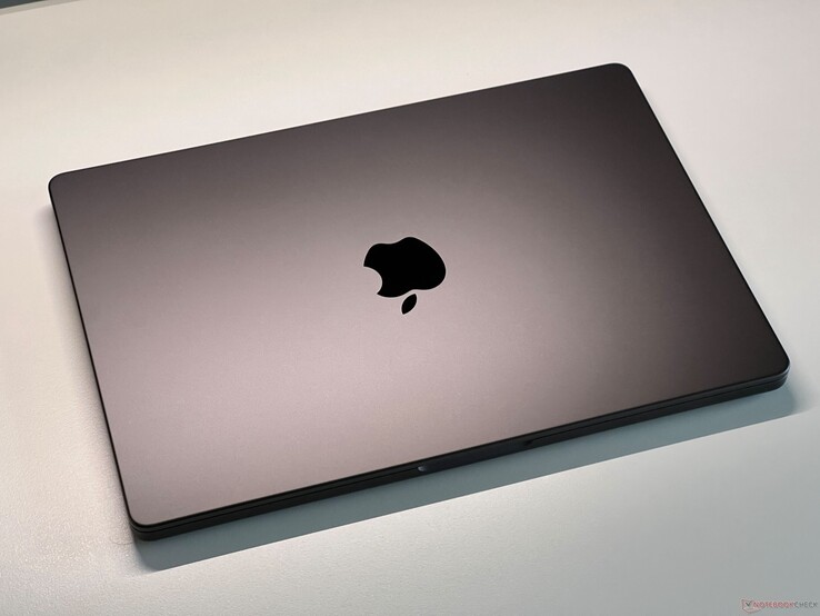 42 yıllık tarihinde Apple hiç dokunmatik ekranlı bir Mac üretmedi - henüz.