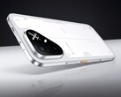Arc White renk seçeneğindeki Pova 8 Pro