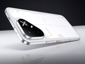 Arc White renk seçeneğindeki Pova 8 Pro