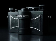 WideluxX F10, hareket eden lensiyle alışılmadık bir tasarıma sahiptir.