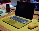 Özel tuş kapaklarına sahip "Spicy Gold" renkli Lenovo IdeaPad Vibe 14.