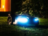 Robot çim biçme makinelerinin ABD'nin ulusal güvenliğine tehdit oluşturduğu söyleniyor.