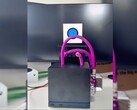 Su soğutma bileşenleriyle modifiye edilmiş Steam Machine.