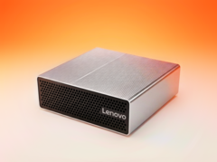 Lenovo SFF RTX Spark, minimal çift tonlu bir kaplamaya sahiptir.