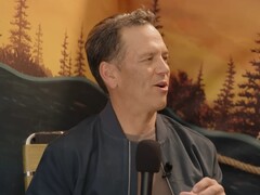 Phil Spencer'ın röportajı gösteriliyor